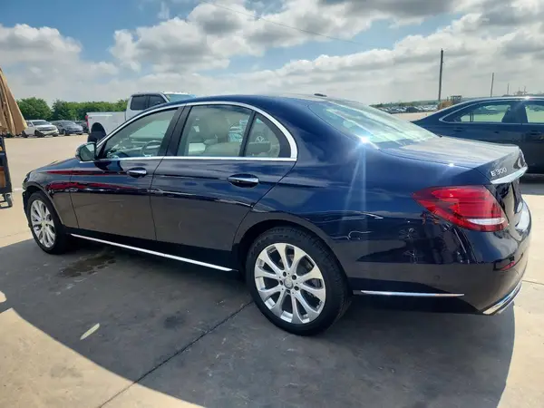 WDDZF4JB3HA084078 2017 MERCEDES-BENZ E-KLASSE - Image 2