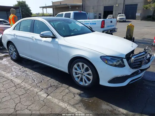 WDDZF4JB3HA236618 2017 MERCEDES-BENZ E-KLASSE - Image 1