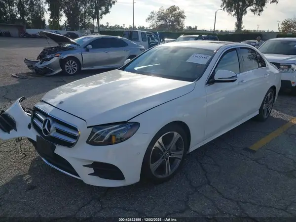 WDDZF4JB3HA257369 2017 MERCEDES-BENZ E-KLASSE - Image 2