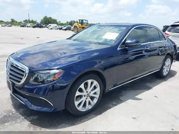 WDDZF4JB3HA278772 2017 MERCEDES-BENZ E-KLASSE - Image 2