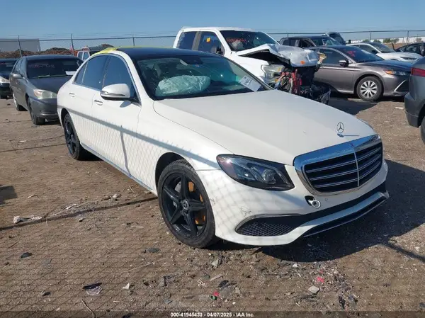 WDDZF4JB3HA285642 2017 MERCEDES-BENZ E-KLASSE - Image 1