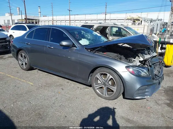 WDDZF4JB3JA378859 2018 MERCEDES-BENZ E-KLASSE - Image 1