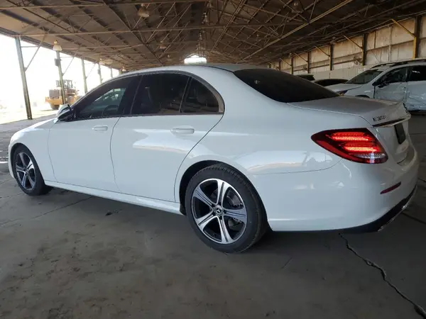 WDDZF4JB3KA565651 2019 MERCEDES-BENZ E-KLASSE - Image 2