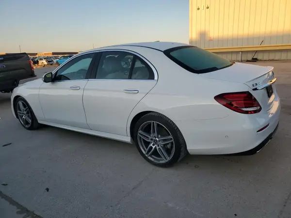 WDDZF4JB3KA590775 2019 MERCEDES-BENZ E-KLASSE - Image 2