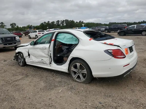 WDDZF4JB3KA683893 2019 MERCEDES-BENZ E-KLASSE - Image 2