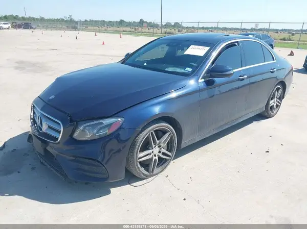 WDDZF4JB4HA052496 2017 MERCEDES-BENZ E-KLASSE - Image 2
