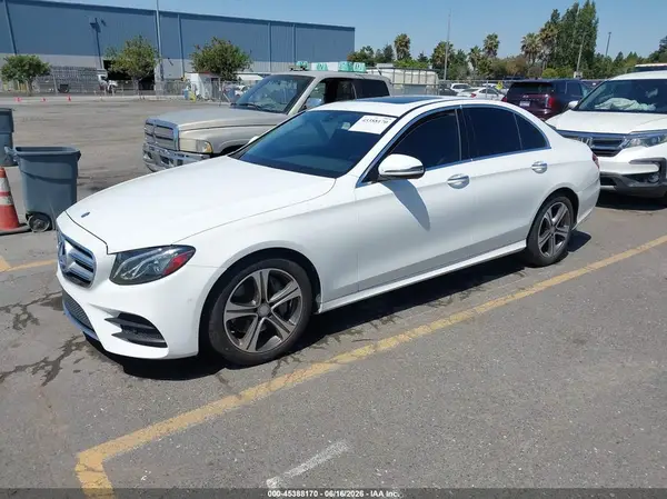 WDDZF4JB4HA060677 2017 MERCEDES-BENZ E-KLASSE - Image 2