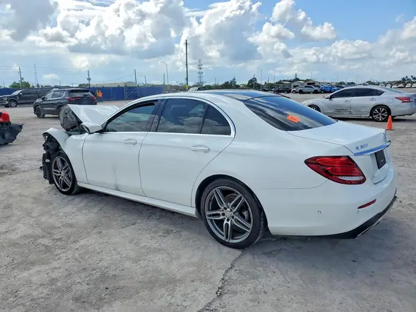 WDDZF4JB4HA072585 2017 MERCEDES-BENZ E-KLASSE - Image 2
