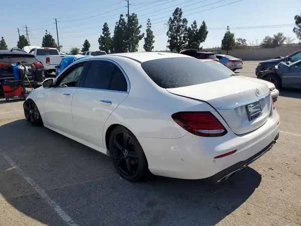 WDDZF4JB4HA094389 2017 MERCEDES-BENZ E-KLASSE - Image 2