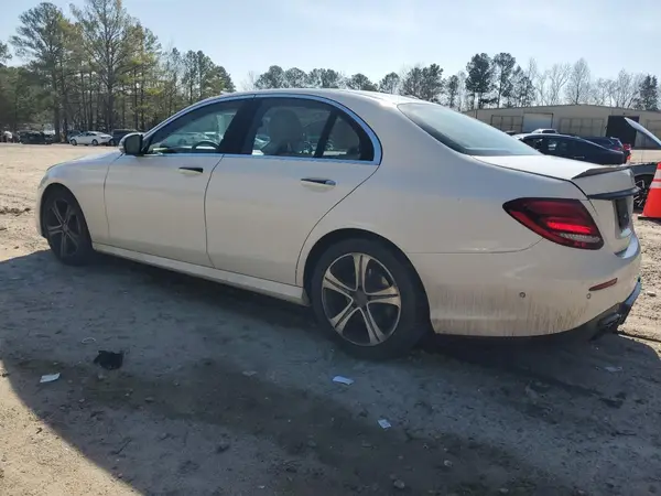 WDDZF4JB4HA098698 2017 MERCEDES-BENZ E-KLASSE - Image 2