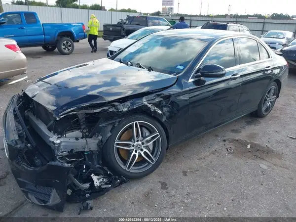 WDDZF4JB4HA100059 2017 MERCEDES-BENZ E-KLASSE - Image 2