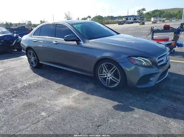 WDDZF4JB4HA120585 2017 MERCEDES-BENZ E-KLASSE - Image 1