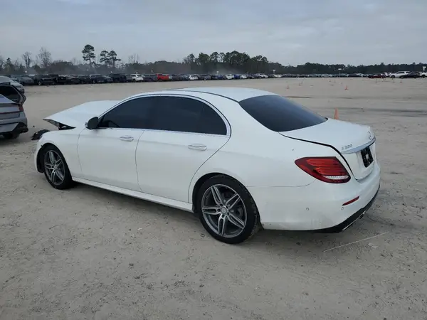 WDDZF4JB4HA181189 2017 MERCEDES-BENZ E-KLASSE - Image 2
