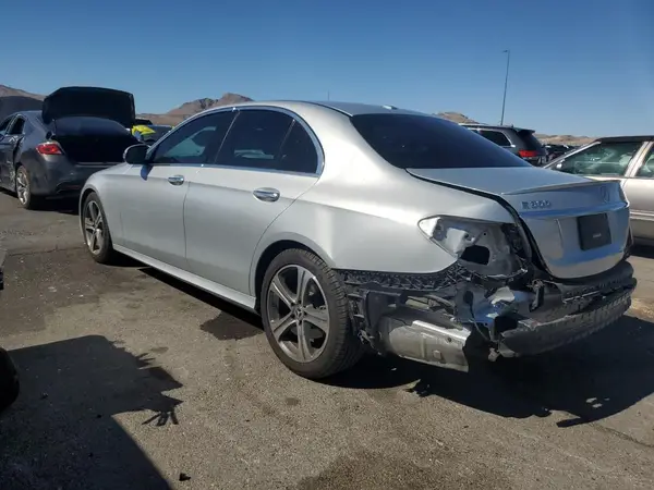 WDDZF4JB4HA255193 2017 MERCEDES-BENZ E-KLASSE - Image 2