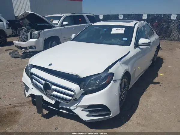 WDDZF4JB4JA370821 2018 MERCEDES-BENZ E-KLASSE - Image 2
