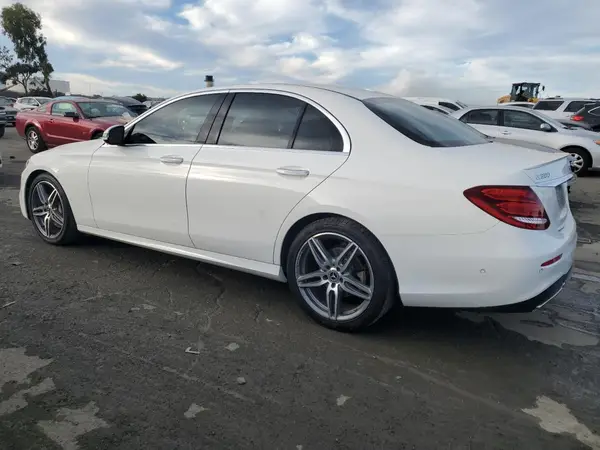 WDDZF4JB4JA396514 2018 MERCEDES-BENZ E-KLASSE - Image 2