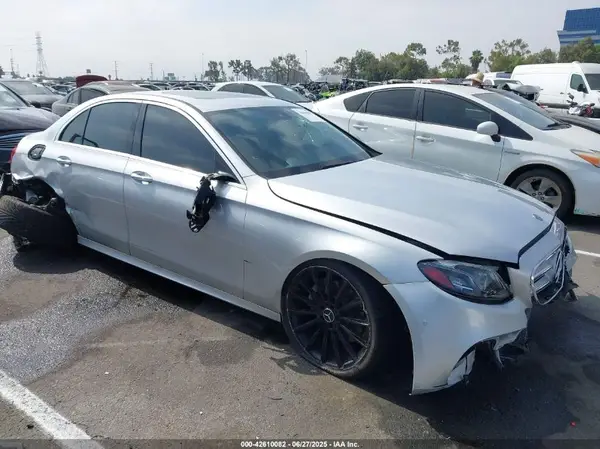 WDDZF4JB4JA427194 2018 MERCEDES-BENZ E-KLASSE - Image 1