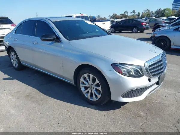 WDDZF4JB4KA510481 2019 MERCEDES-BENZ E-KLASSE - Image 1