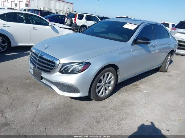 WDDZF4JB4KA510481 2019 MERCEDES-BENZ E-KLASSE - Image 2