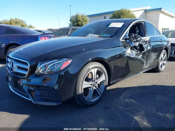 WDDZF4JB4KA670151 2019 MERCEDES-BENZ E-KLASSE - Image 2