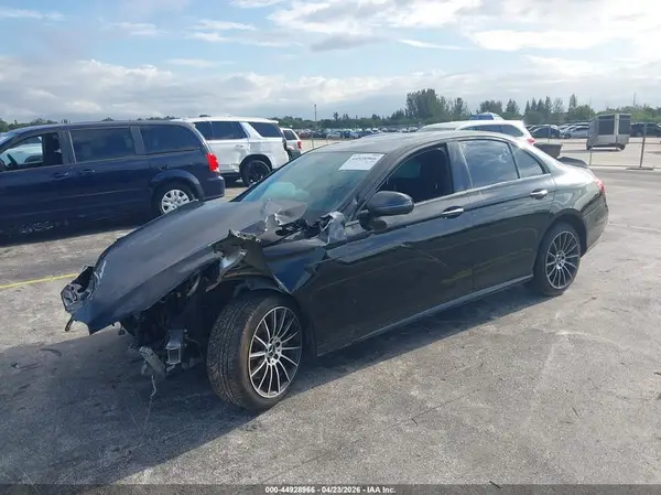 WDDZF4JB5HA047484 2017 MERCEDES-BENZ E-KLASSE - Image 2
