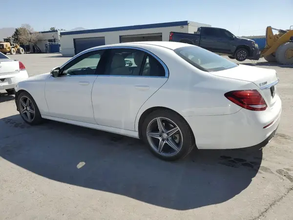 WDDZF4JB5HA060641 2017 MERCEDES-BENZ E-KLASSE - Image 2