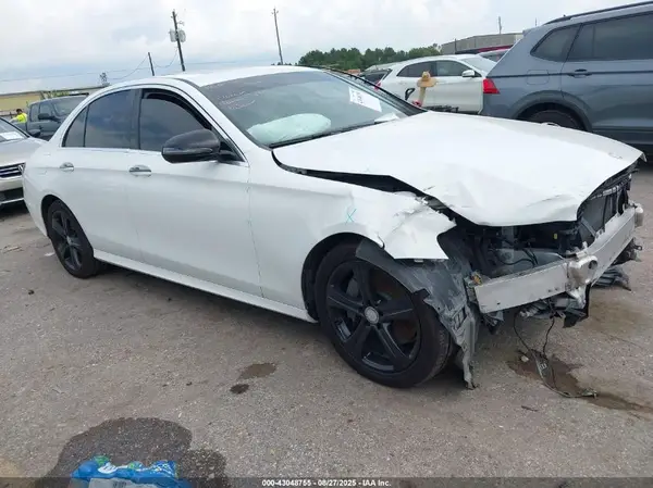 WDDZF4JB5HA082767 2017 MERCEDES-BENZ E-KLASSE - Image 1