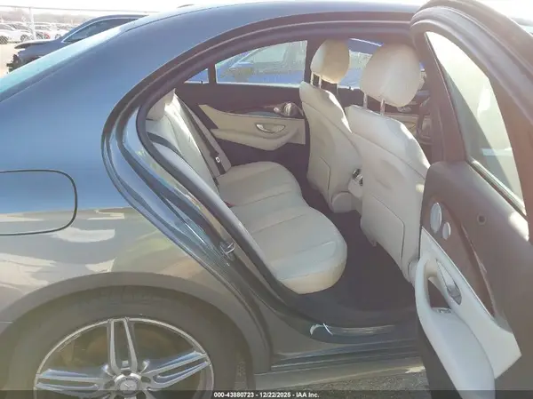 WDDZF4JB5HA100250 2017 MERCEDES-BENZ E-KLASSE - Image 8