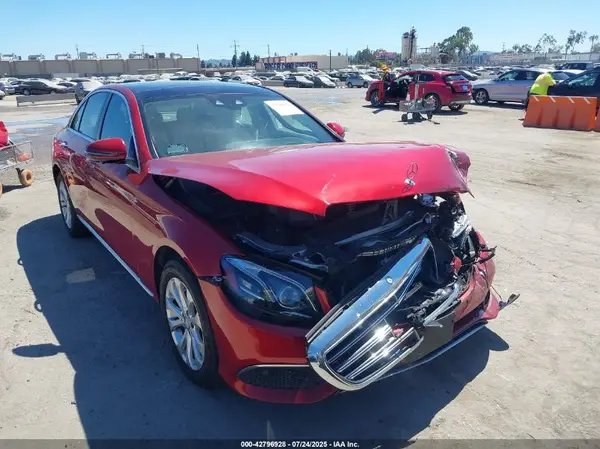 WDDZF4JB5HA126105 2017 MERCEDES-BENZ E-KLASSE - Image 1