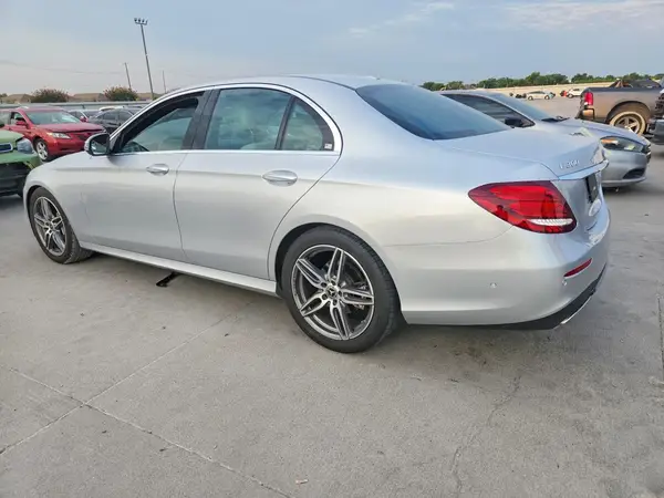 WDDZF4JB5HA260855 2017 MERCEDES-BENZ E-KLASSE - Image 2