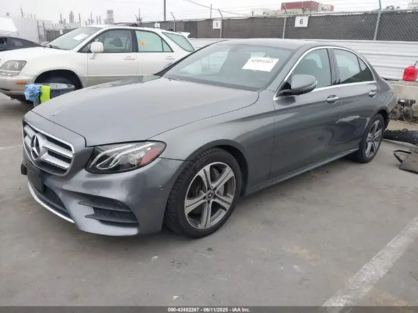 WDDZF4JB5HA286775 2017 MERCEDES-BENZ E-KLASSE - Image 2