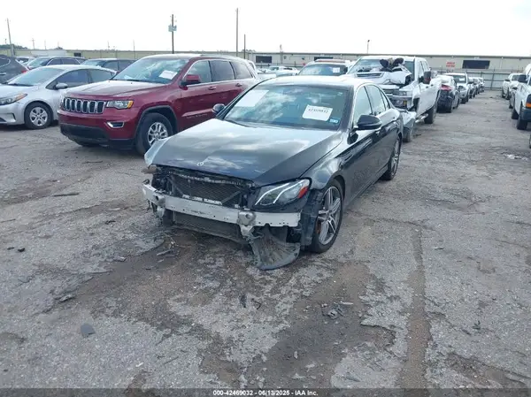 WDDZF4JB5JA452072 2018 MERCEDES-BENZ E-KLASSE - Image 2