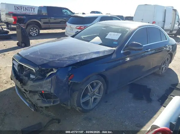 WDDZF4JB5KA523255 2019 MERCEDES-BENZ E-KLASSE - Image 2