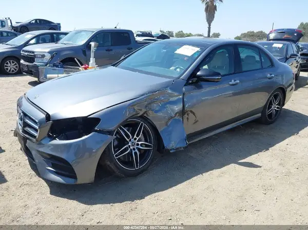 WDDZF4JB5KA544056 2019 MERCEDES-BENZ E-KLASSE - Image 2