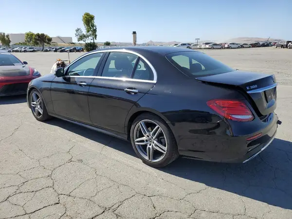 WDDZF4JB5KA583374 2019 MERCEDES-BENZ E-KLASSE - Image 2