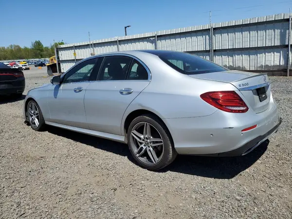 WDDZF4JB5KA597128 2019 MERCEDES-BENZ E-KLASSE - Image 2