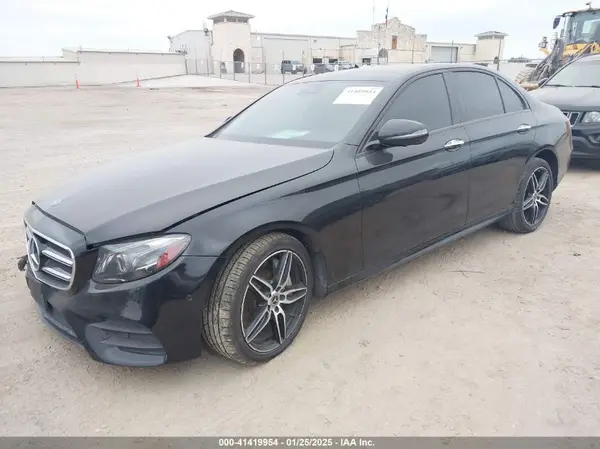 WDDZF4JB5KA627406 2019 MERCEDES-BENZ E-KLASSE - Image 2