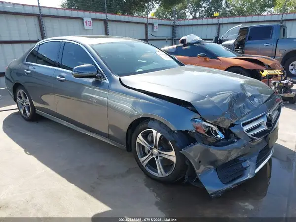 WDDZF4JB6HA156892 2017 MERCEDES-BENZ E-KLASSE - Image 1