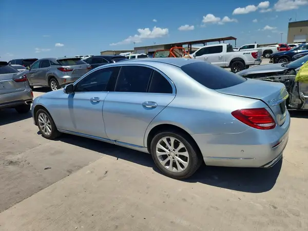 WDDZF4JB6HA205802 2017 MERCEDES-BENZ E-KLASSE - Image 2