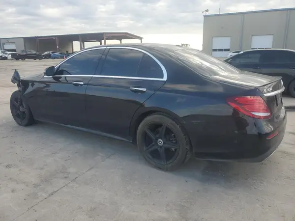 WDDZF4JB6JA318641 2018 MERCEDES-BENZ E-KLASSE - Image 2