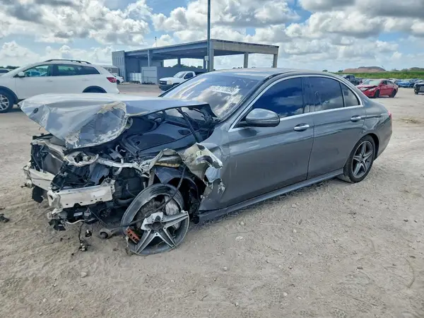 WDDZF4JB6JA327811 2018 MERCEDES-BENZ E-KLASSE - Image 1