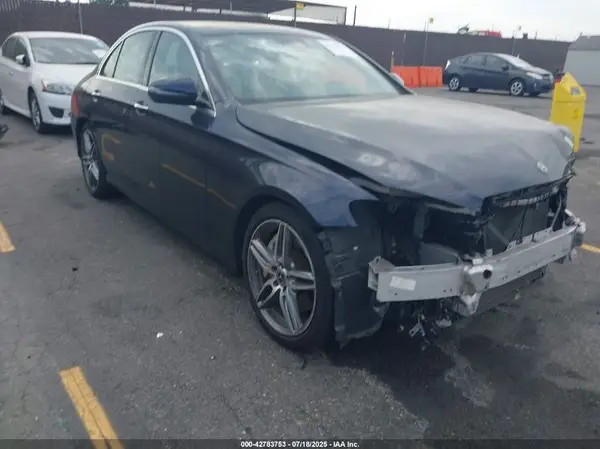 WDDZF4JB6JA365958 2018 MERCEDES-BENZ E-KLASSE - Image 1