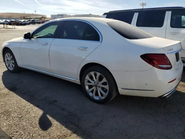 WDDZF4JB6KA509008 2019 MERCEDES-BENZ E-KLASSE - Image 2