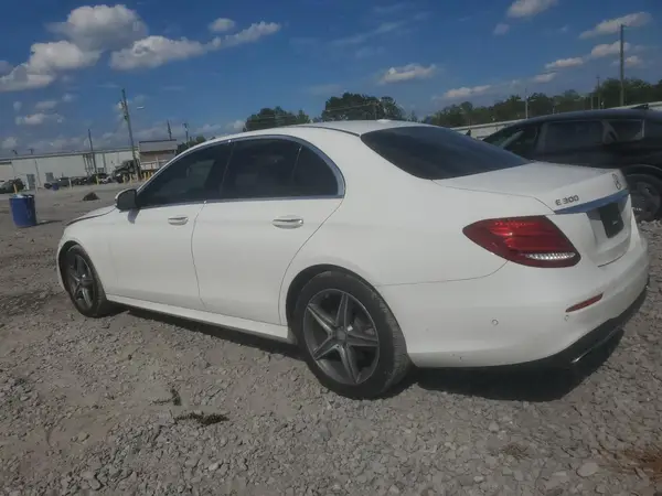 WDDZF4JB7HA027785 2017 MERCEDES-BENZ E-KLASSE - Image 2
