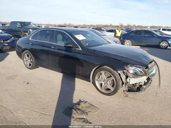 WDDZF4JB7HA035689 2017 MERCEDES-BENZ E-KLASSE - Image 1
