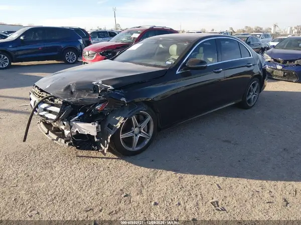 WDDZF4JB7HA035689 2017 MERCEDES-BENZ E-KLASSE - Image 2
