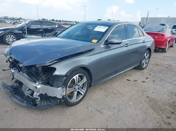 WDDZF4JB7HA114828 2017 MERCEDES-BENZ E-KLASSE - Image 2