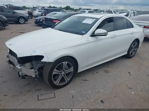 WDDZF4JB7HA116837 2017 MERCEDES-BENZ E-KLASSE - Image 2
