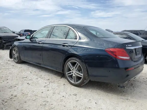 WDDZF4JB7HA117325 2017 MERCEDES-BENZ E-KLASSE - Image 2