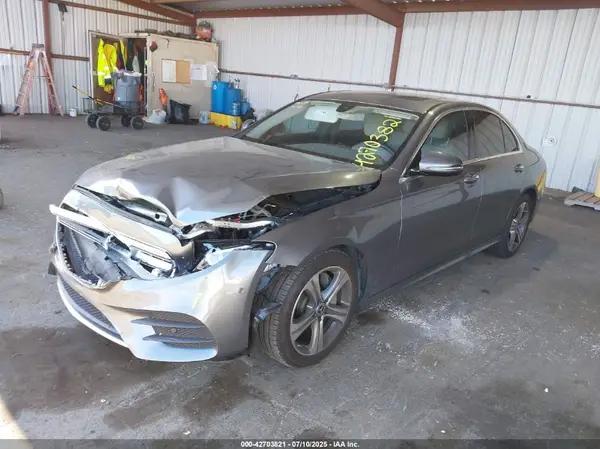 WDDZF4JB7HA288043 2017 MERCEDES-BENZ E-KLASSE - Image 2